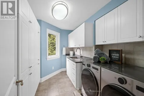 231 Ironstone Court Ottawa ON K2S 0L4