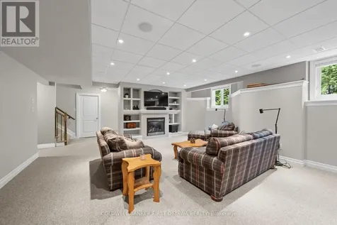 231 Ironstone Court Ottawa ON K2S 0L4