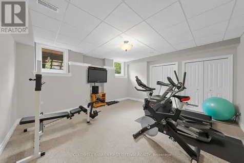 231 Ironstone Court Ottawa ON K2S 0L4