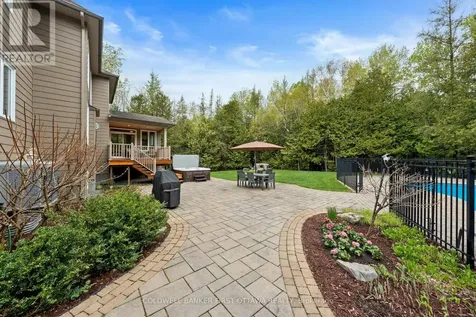 231 Ironstone Court Ottawa ON K2S 0L4