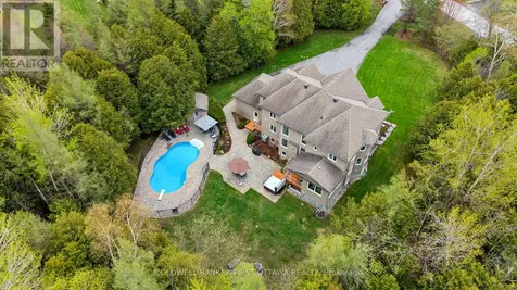 231 Ironstone Court Ottawa ON K2S 0L4