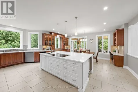 231 Ironstone Court Ottawa ON K2S 0L4