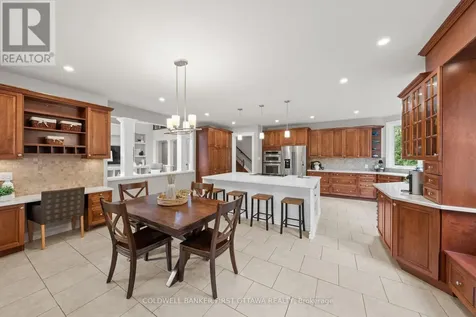 231 Ironstone Court Ottawa ON K2S 0L4