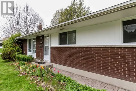 2699 Stone Crescent Ottawa ON K2H 6Y9