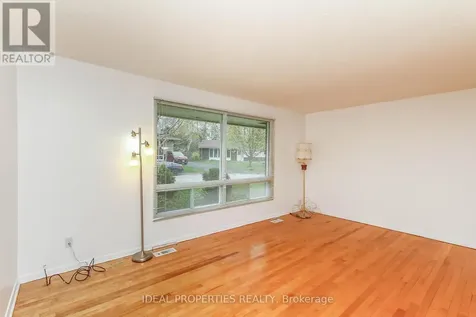 2699 Stone Crescent Ottawa ON K2H 6Y9