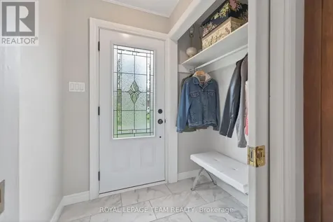 1509 Mayrene Crescent Ottawa ON K4P 1B2