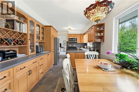 10 Huisman Lane Hamilton ON L8N 2Z7