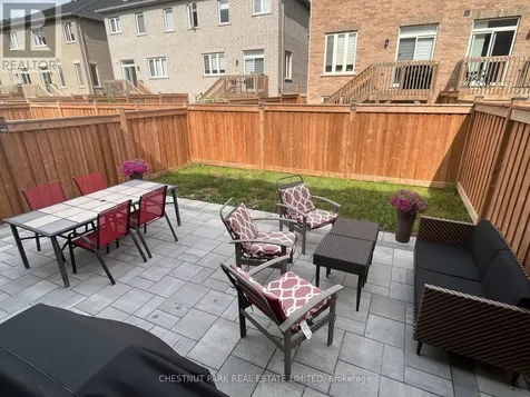 11 Constable Street Aurora ON L4G 1B7