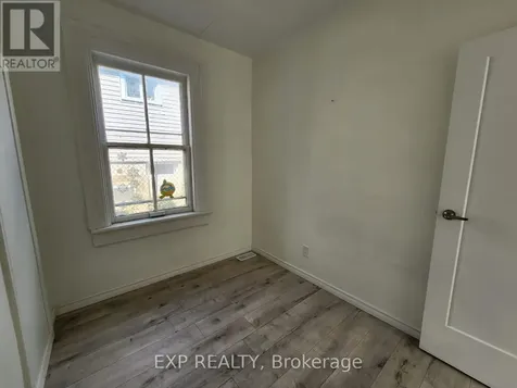 32 Niagara Street Brantford ON N3R 4E2