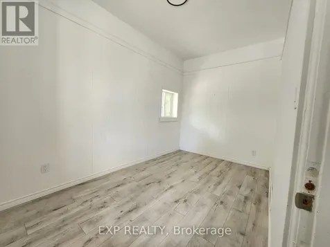 32 Niagara Street Brantford ON N3R 4E2