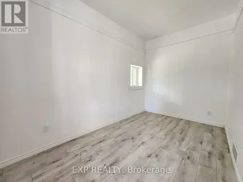 32 Niagara Street Brantford ON N3R 4E2