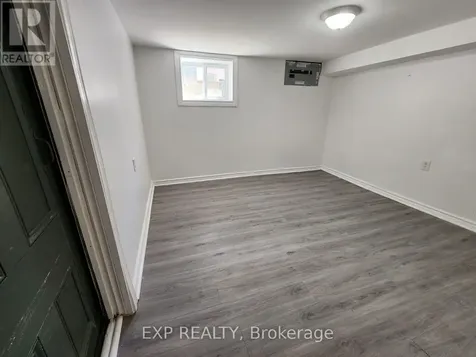 32 Niagara Street Brantford ON N3R 4E2