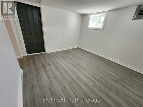 32 Niagara Street Brantford ON N3R 4E2
