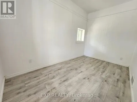 32 Niagara Street Brantford ON N3R 4E2