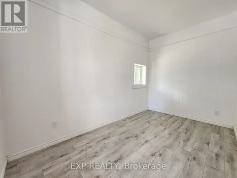 32 Niagara Street Brantford ON N3R 4E2