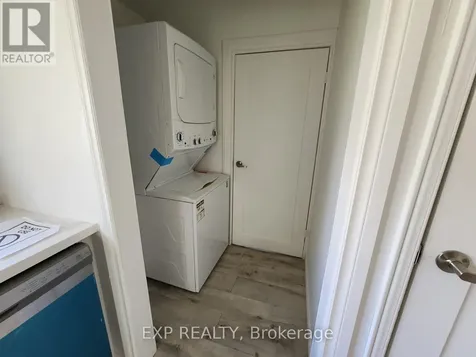 32 Niagara Street Brantford ON N3R 4E2