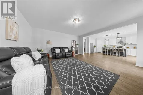 845 Pearly Everlasting Crescent Ottawa ON K0A 2Z0
