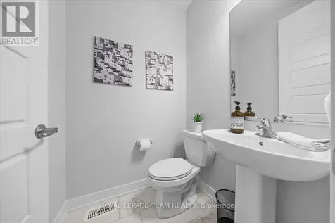 845 Pearly Everlasting Crescent Ottawa ON K0A 2Z0
