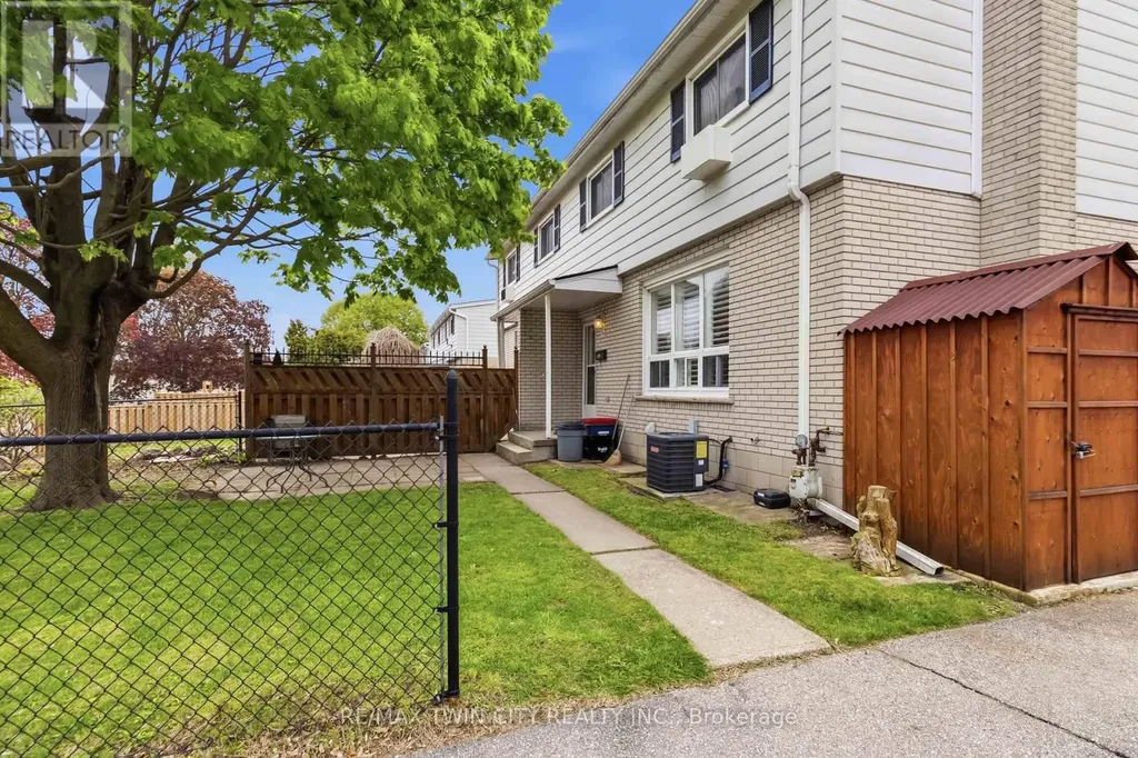 51 Metcalfe Crescent Brantford ON N3R 2L7