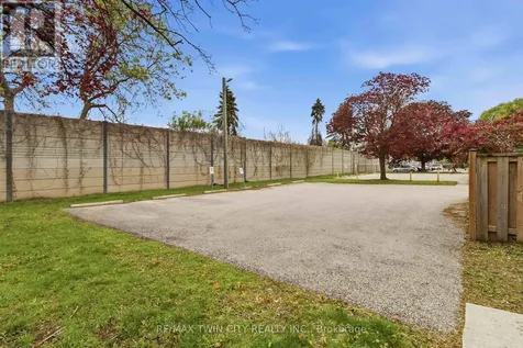 51 Metcalfe Crescent Brantford ON N3R 2L7