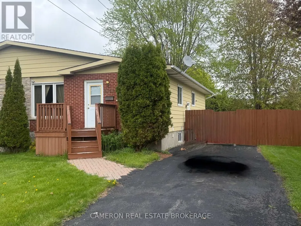 1813 Elgin Street Cornwall ON K6J 5C2