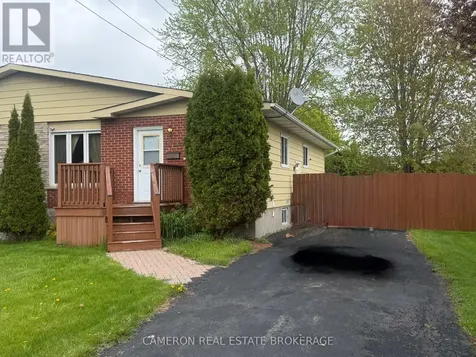 1813 Elgin Street Cornwall ON K6J 5C2