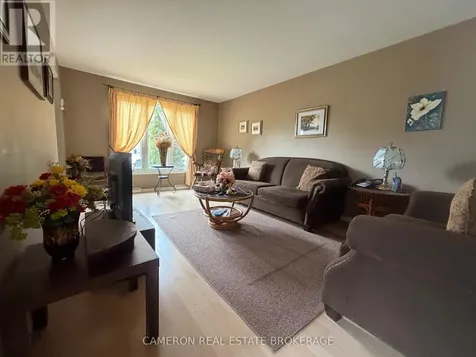 1813 Elgin Street Cornwall ON K6J 5C2