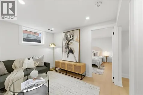 374 East 13th Street Hamilton ON L9A 4A1