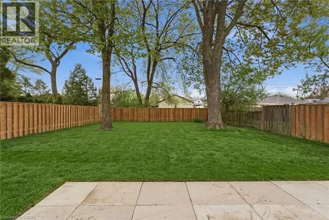 374 East 13th Street Hamilton ON L9A 4A1
