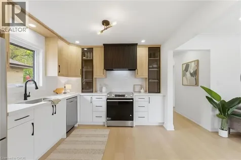 374 East 13th Street Hamilton ON L9A 4A1