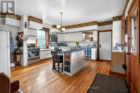 7499 Bank Street Ottawa ON K0A 2P0