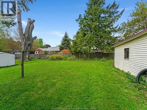 863 Erie Avenue West Kingsville ON N9Y 3C9