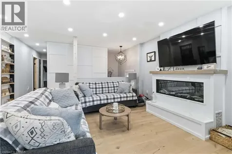 43 Brisbane Boulevard Brantford ON N3S 4K9