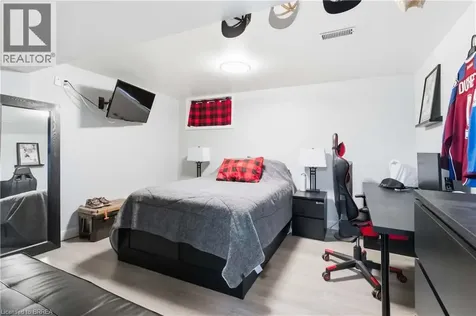 43 Brisbane Boulevard Brantford ON N3S 4K9