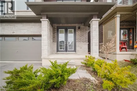 19 Mclaren Avenue Brantford ON N3T 0T4