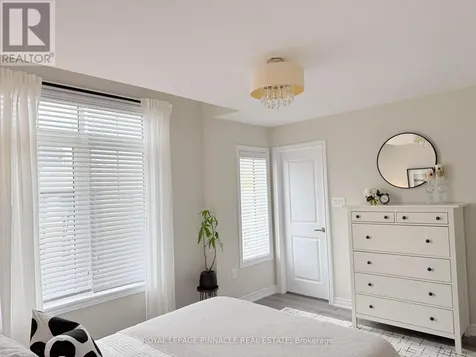 100 Hollywood Court Cambridge ON M1R 0C5