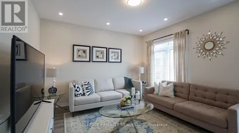 100 Hollywood Court Cambridge ON M1R 0C5