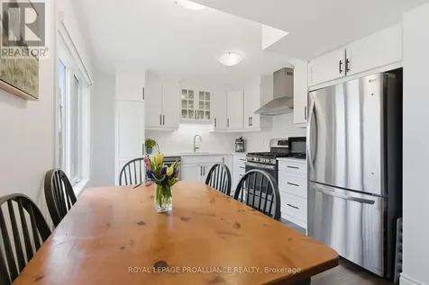 18 Rabbit Road Brighton ON K0K 1H0