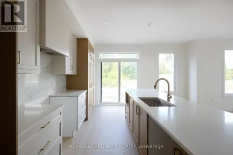 724 Kenny Gordon Avenue Ottawa ON K4M 0X8