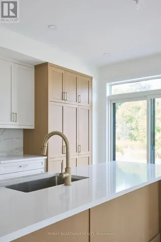 724 Kenny Gordon Avenue Ottawa ON K4M 0X8