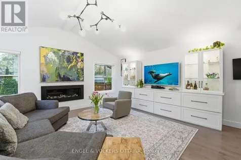 1046 Fisher Avenue Ottawa ON K1Z 6P6