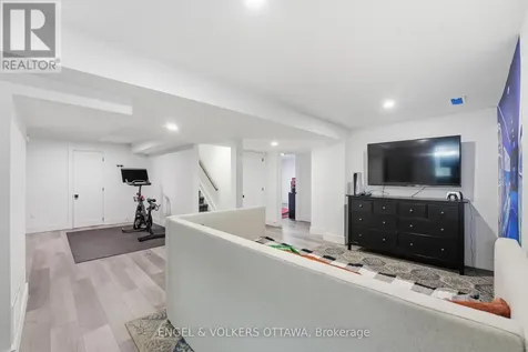1046 Fisher Avenue Ottawa ON K1Z 6P6