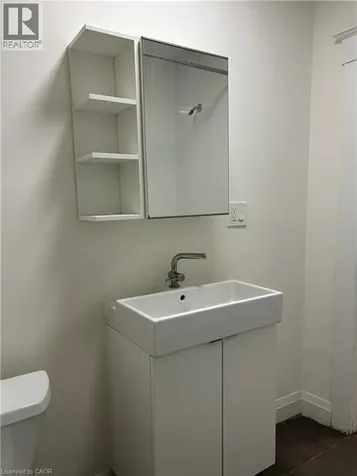 3 Balmoral Avenue South Hamilton ON L8M 3J7