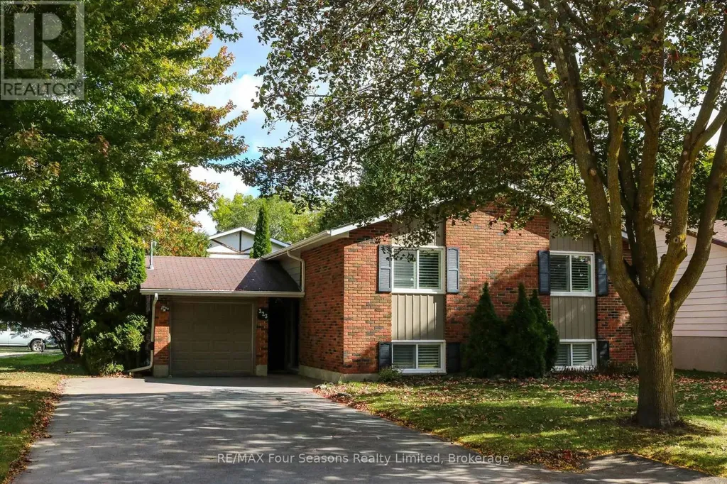 323 Hickory Street Collingwood ON L9Y 3G4