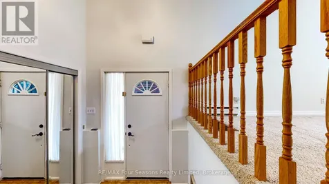 323 Hickory Street Collingwood ON L9Y 3G4