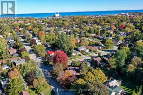 323 Hickory Street Collingwood ON L9Y 3G4