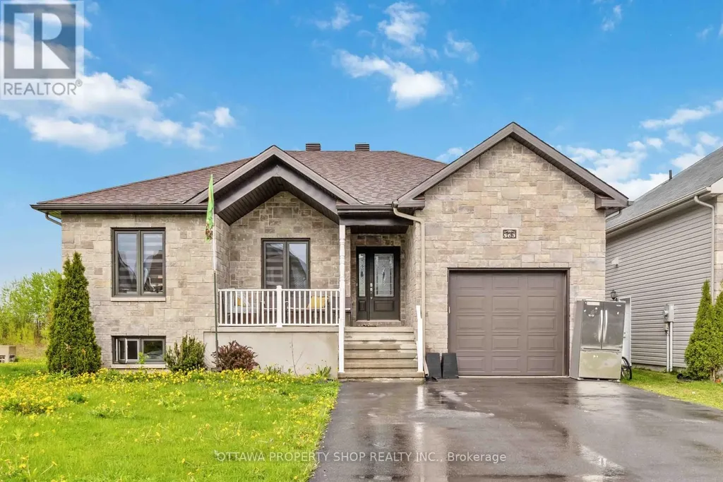 863 Oceane Street The Nation ON K0A 2M0