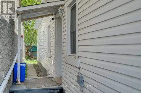 228 Carillon Street Ottawa ON K1L 5X8