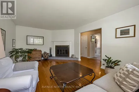 934 Weston Drive Ottawa ON K1G 1X2