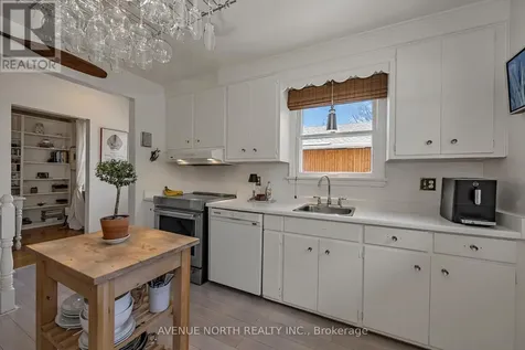 934 Weston Drive Ottawa ON K1G 1X2